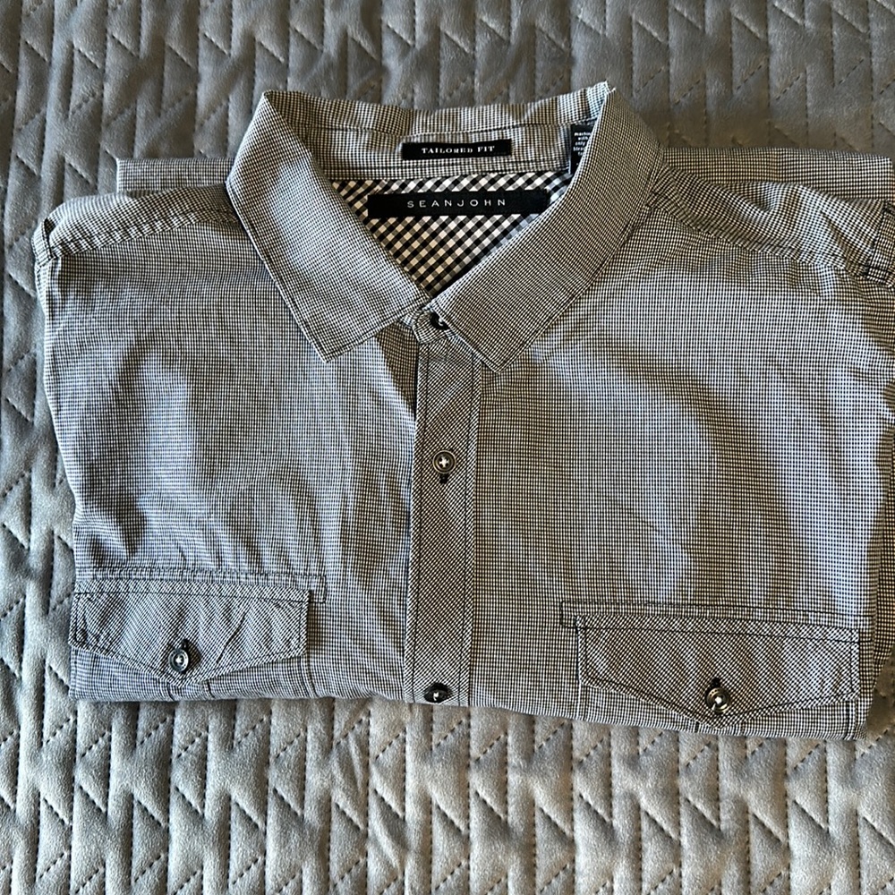 EUC Sean John tailored fit long sleeve dress shirt